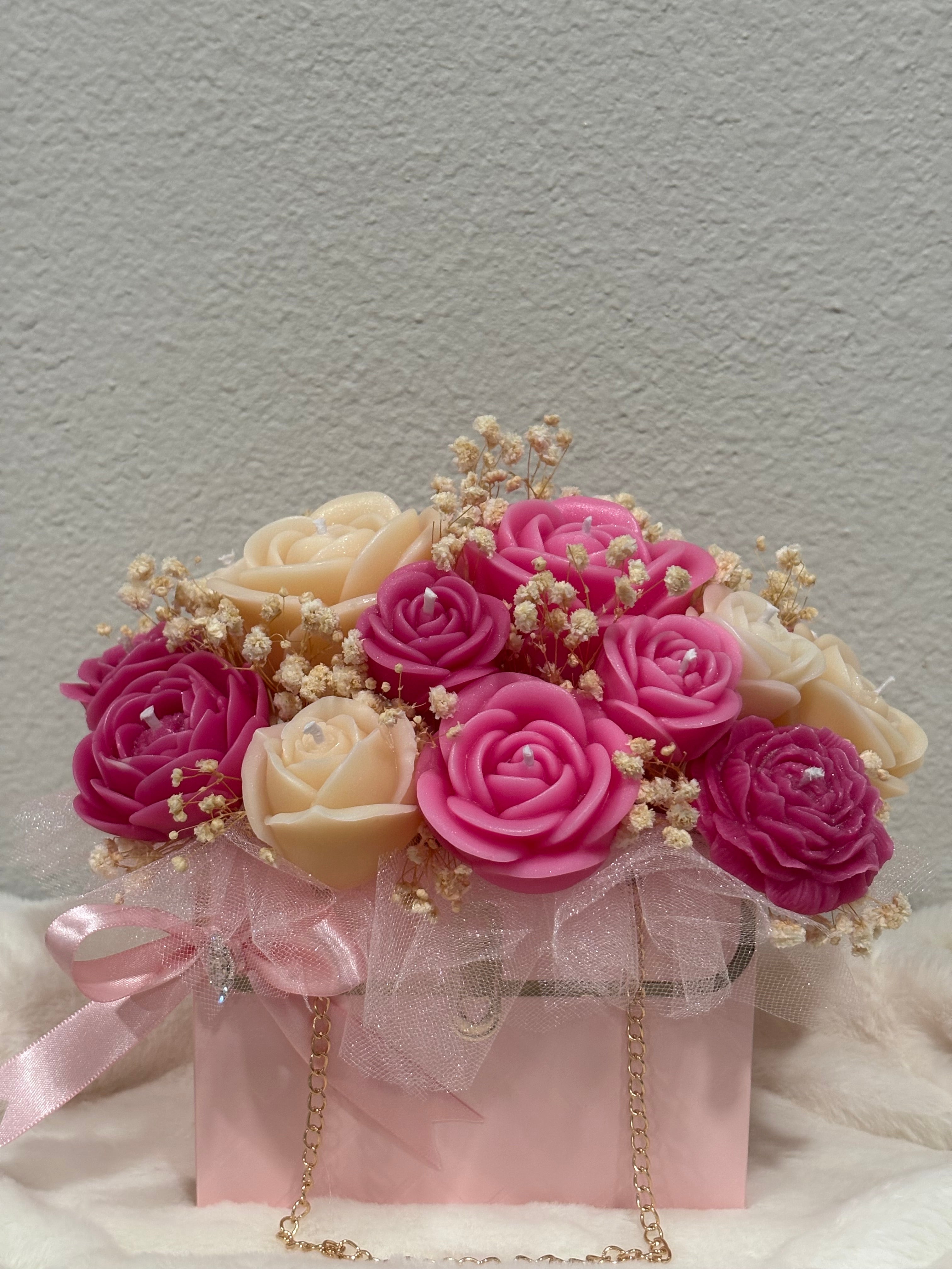 Cesta Bouquet de Velas Rosa – Elegancia en Cada Detalle